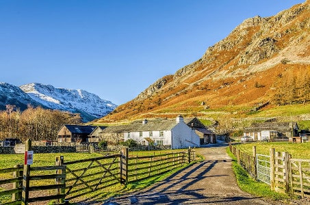 Landhaus Kalkfarbe Außen natürlich