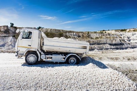 Truck bei der Kalk Herstellung